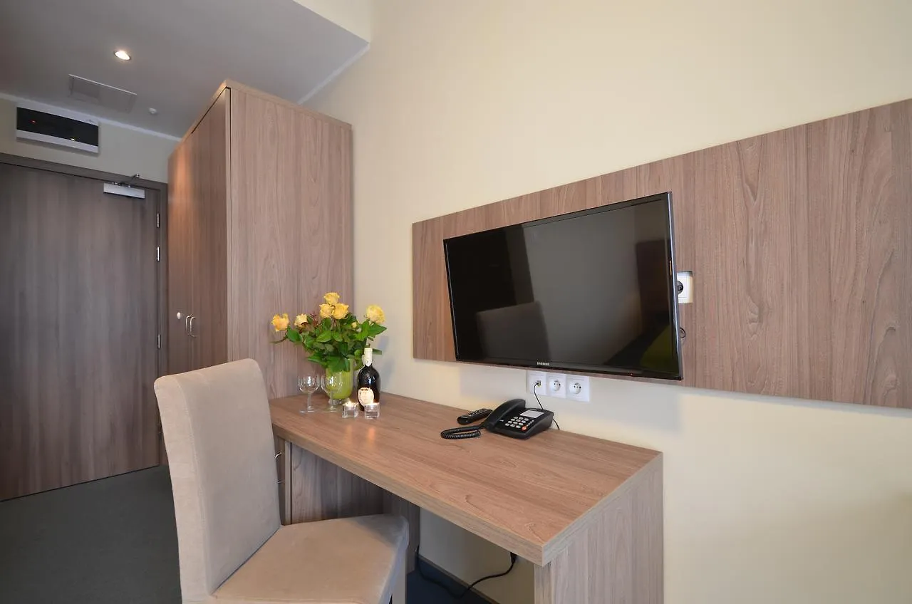 Hotel Zorza Kolobrzeg 2*,  Poland